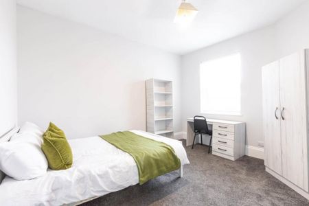 5 bedroom terraced house to rent - Photo 3