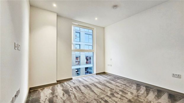 Eden Grove, Staines-upon-Thames, Surrey, TW18 4ZT - Photo 1