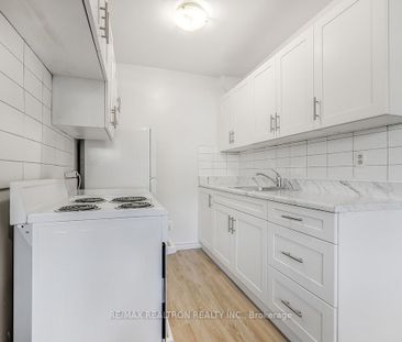 For Lease - 165 Colborne Avenue Unit# 102, Richmond Hill, Ontario - Photo 2