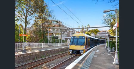 Sunny One Bedroom Apartment - Photo 3