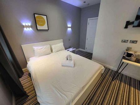 High Town Road, Luton, LU2 - Photo 2