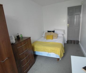 3 bedroom terraced house to rent - Photo 5