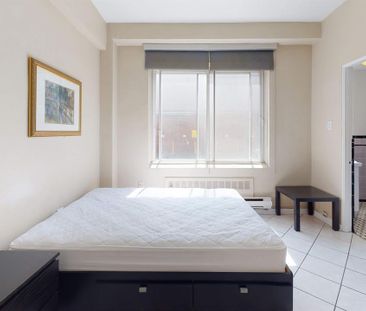 STUDIO SPACIEUX AVEC VUE SUR UN LUXURIANT JARDIN PRIVÉ !! - Photo 1