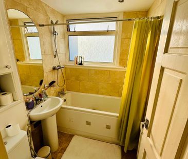 1 bedroom in a house share to rent - Photo 5