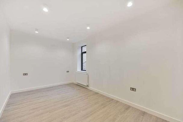 Wimbledon Hill Road, Wimbledon, SW19 - Photo 1