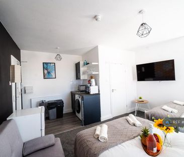 1 bedroom flat to rent - Photo 1