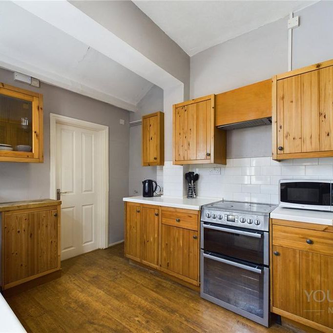 1 bedroom in a house share to rent - Photo 1