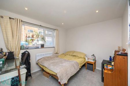 3 bedroom apartment to rent - Photo 3