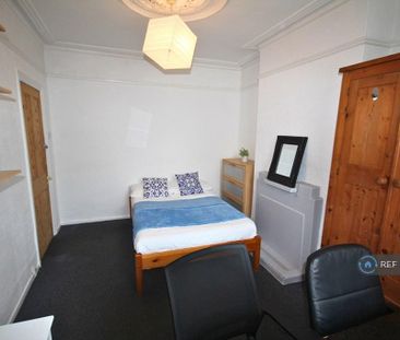 4 bedroom terraced house to rent - Photo 4