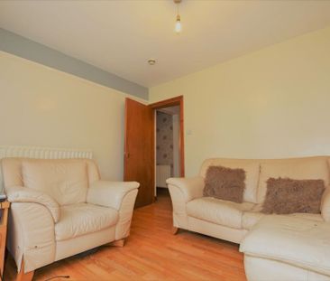 4 bedroom Flat in Otley Road, Leeds - Photo 1