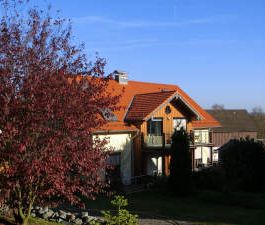 Hier bleiben keine Wünsche offen! Tolle Wohnung mit vielen Extras! - Foto 1