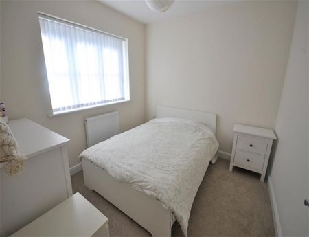 3 Bedroom Semi Detached To Let - Photo 4