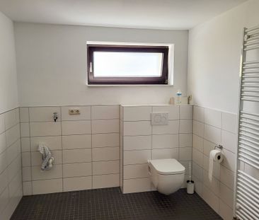 Renovierte und modernisierte, barrierefreie und rollstuhlgerechte 2 Zimmerwohnung zu vermieten! - Photo 2