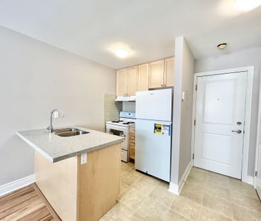 For Lease - 11 Thirty Third Street Unit# 204, Toronto, Ontario - Photo 2