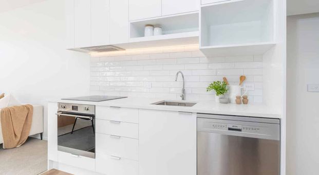 New Apartment in the Heart of Onehunga - Photo 1