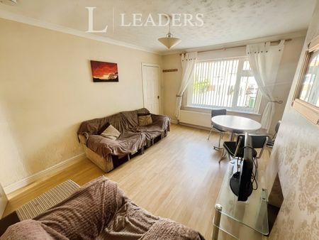 2 bedroom house to rent Wishford Avenue, Nottingham, NG7 - Photo 2