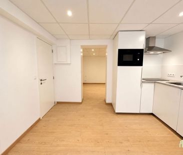 Studio te huur in Liège voor € 450 met 1 slaapkamer - Photo 2