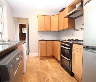 Douglas Road, Hornchurch, Essex, RM11 - Photo 4