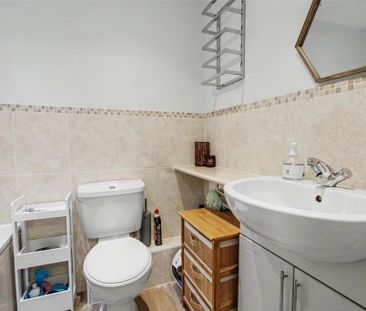 3 bedroom detached house to rent - Photo 2