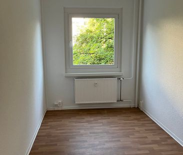 3-Raum-Wohnung mit Balkon im 1.OG mit ZMV - Photo 1