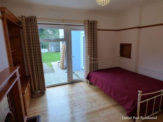 Western Avenue, W3 - Photo 1