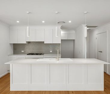 Luxury Family Residencee Offering Exceptional Space, Quality and Co... - Photo 4