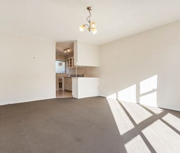 Spacious Home - Unbeatable Location - Photo 2