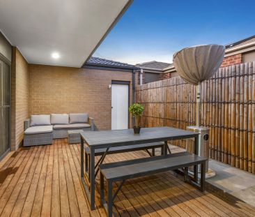 Modern Elegance in the Heart of Strathtulloh - Photo 3