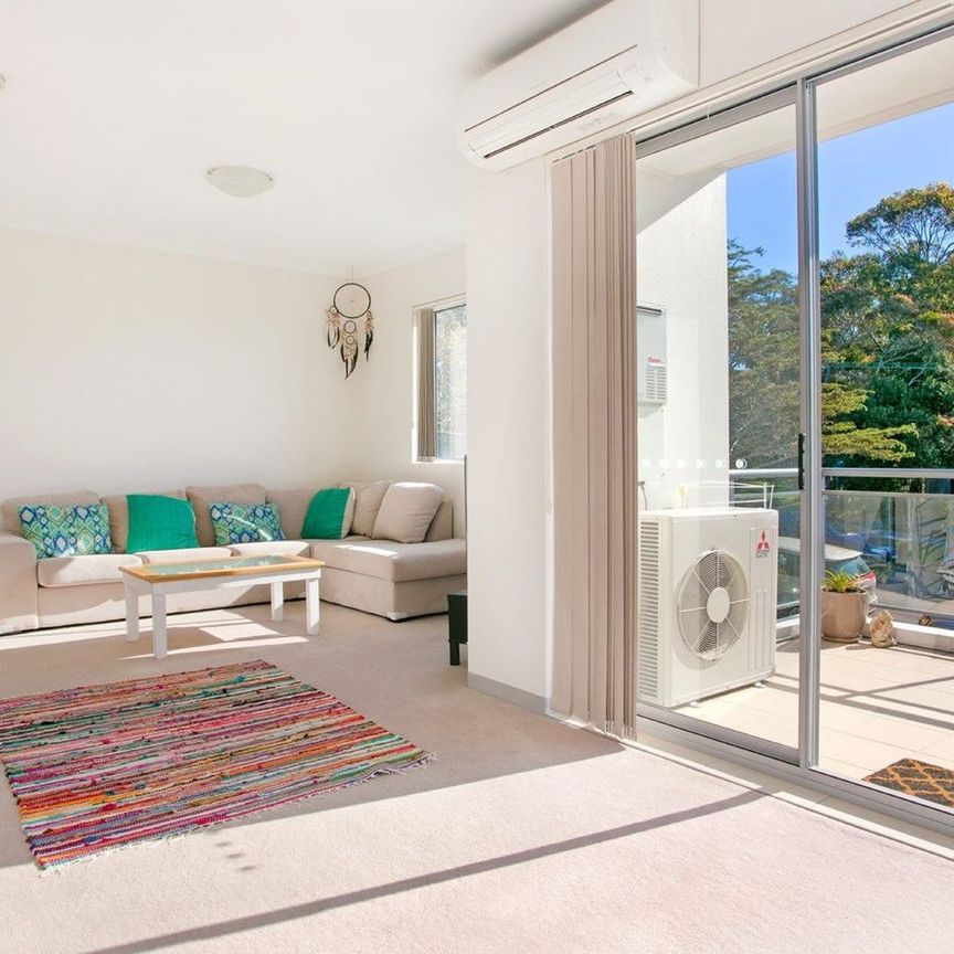 CONTEMPORARY COASTAL LIVING IN PRIME DEE WHY - Photo 1