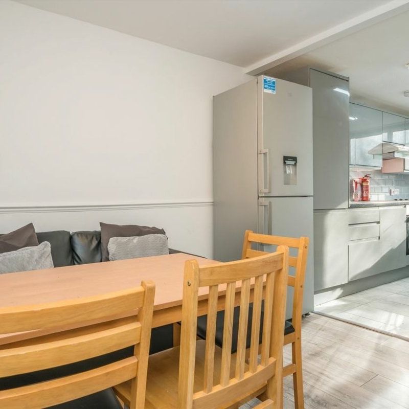 Dartmouth Close - Photo 1