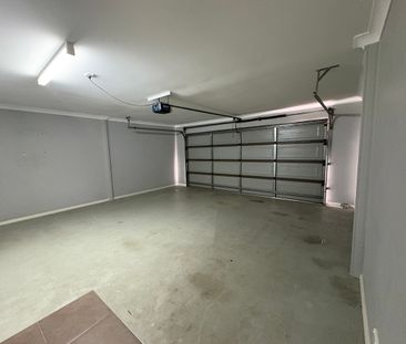 Townhouse Located in a Quiet Complex - Photo 1