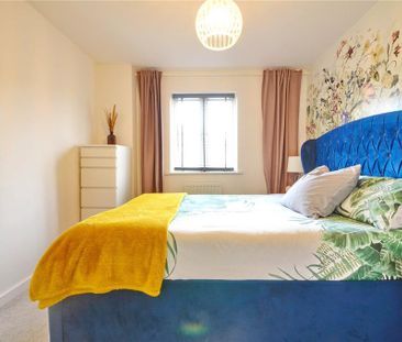 4 bedroom semi-detached house to rent - Photo 3