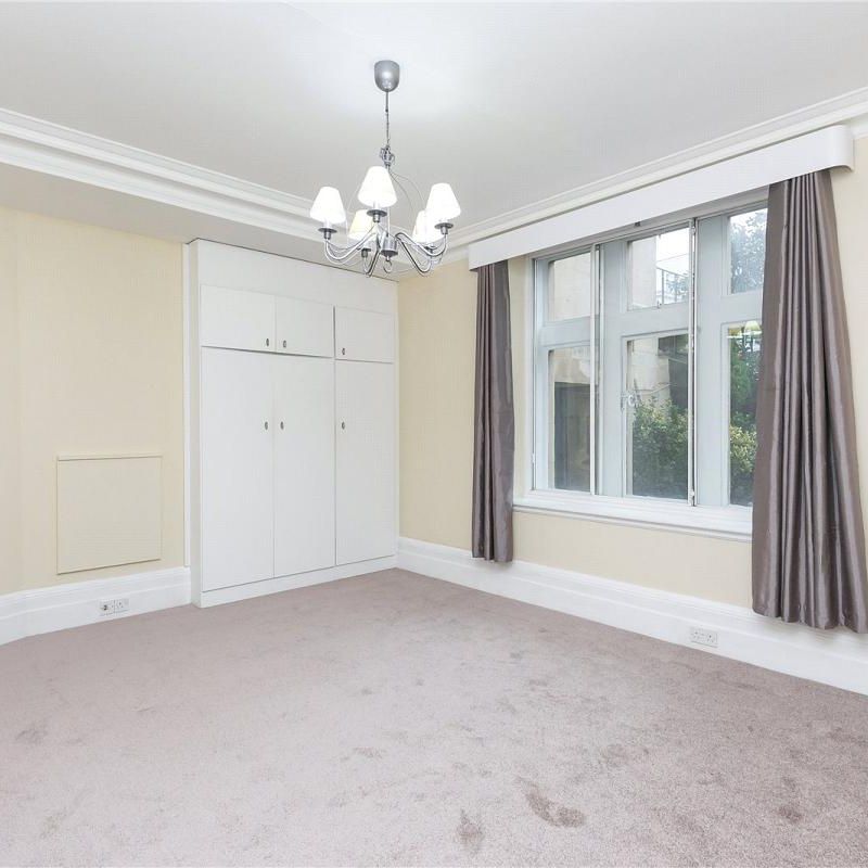 4 bedroom flat in Marylebone Road - Photo 1