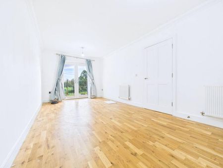 4 bedroom apartment to rent - Photo 3