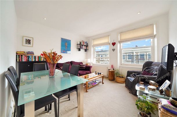 A stunning top floor flat in a period conversion, in close proximity to West Kensington underground station. - Photo 1
