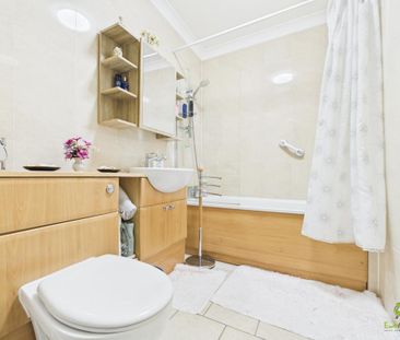 2 bedroom penthouse to rent - Photo 6