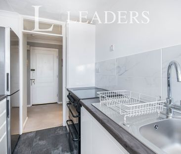 2 bedroom apartment to rent Belle Vue Road, Bournemouth, BH6 - Photo 5