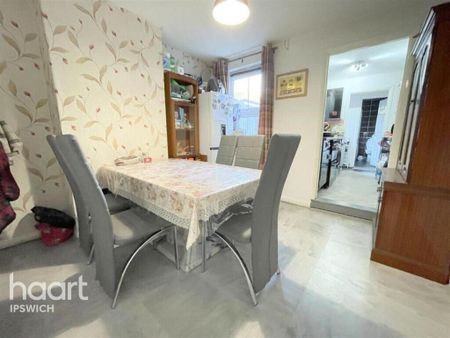2 bedroom terraced house to rent - Photo 3