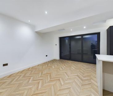 4 bedroom house to rent - Photo 1