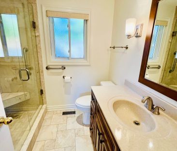 For Lease - 74 Devins Drive, Aurora, Ontario - Photo 2