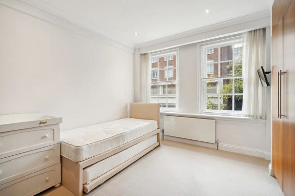 3 bedroom flat in 181 Sloane Street - Photo 1