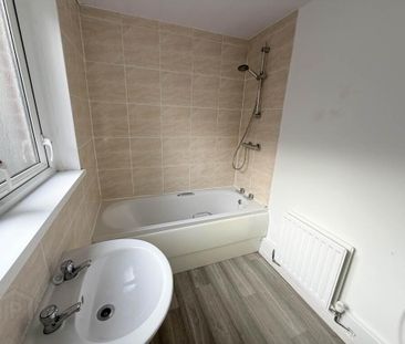 2 Avoniel Parade, Belfast, BT5 4SH - Photo 4