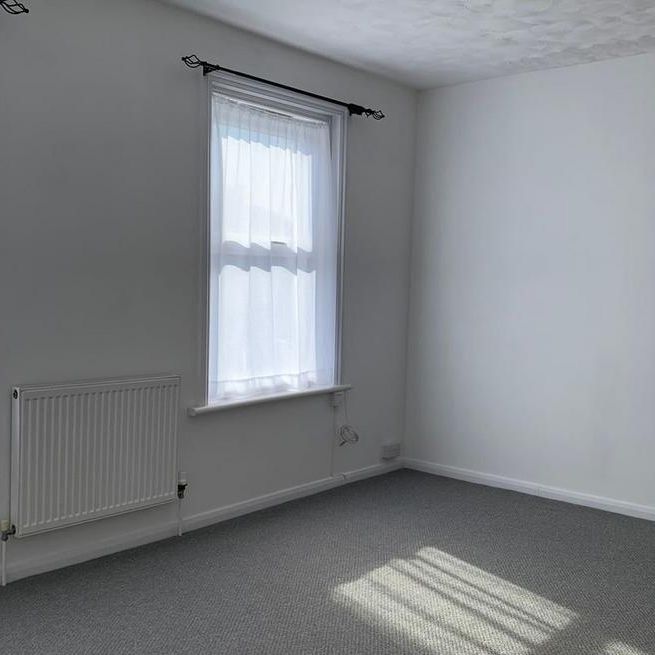 3 bedroom end of terrace house to rent - Photo 1