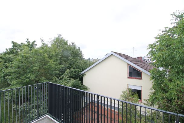 Moderne 2-Zimmerwohnung mit schickem Bad und Balkon - Foto 1