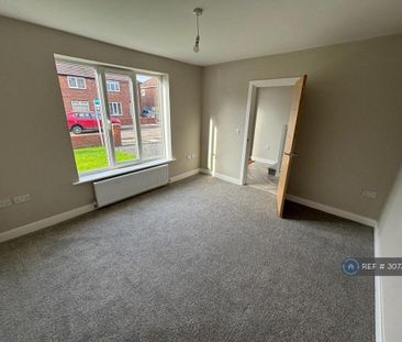 3 bedroom semi-detached house to rent - Photo 3