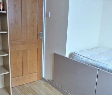 5 bedroom semi-detached house to rent - Photo 4