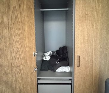 Room in a Shared House, Royal Grove, LS10 - Photo 2