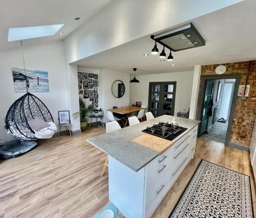 3 bedroom semi-detached house to rent - Photo 6