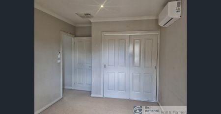 Modern Townhouse - Photo 3