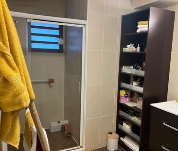Location Appartement 2 pièces 43m² ST DENIS 97400 - Photo 6